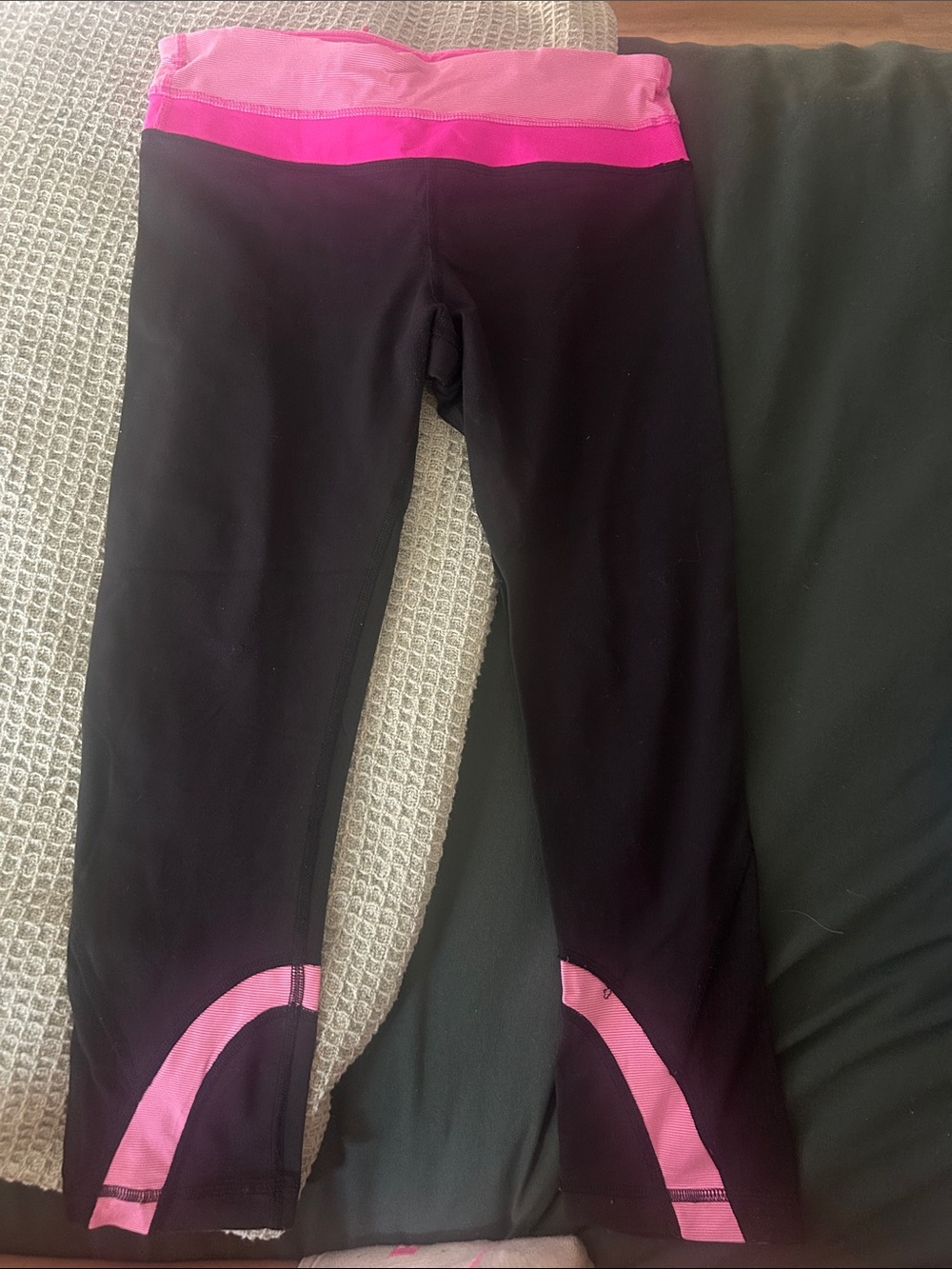 Lululemon size 6 crop leggings
